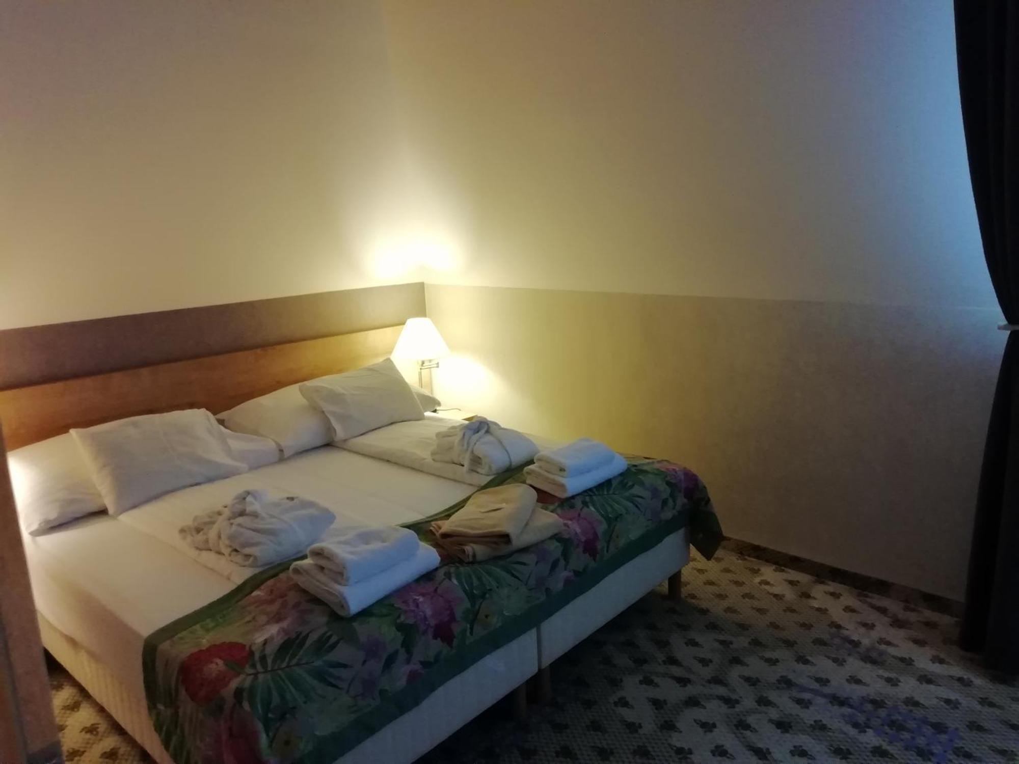 Batthyany Kuria Hotel Zalacsany Exterior photo
