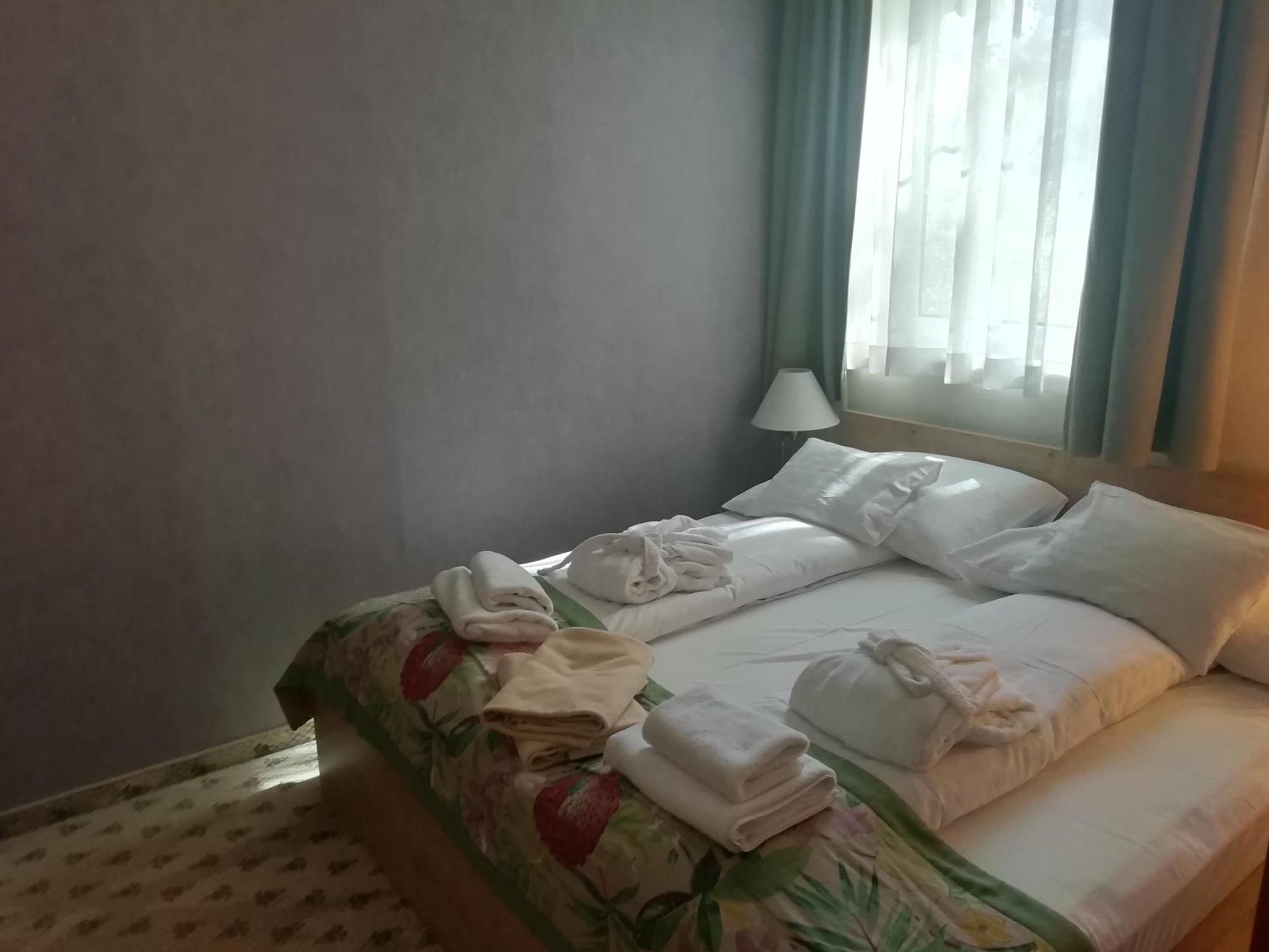 Batthyany Kuria Hotel Zalacsany Exterior photo