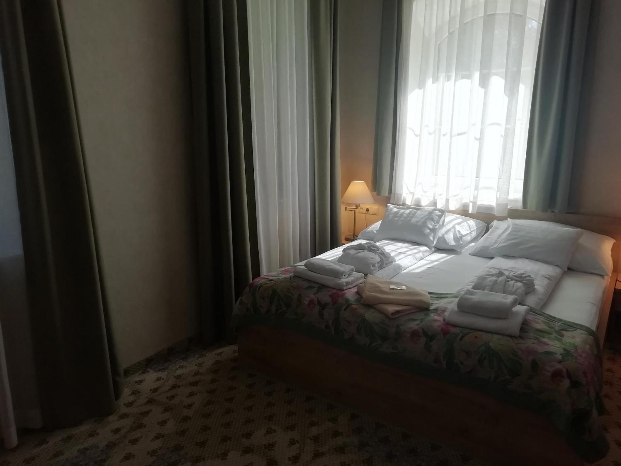 Batthyany Kuria Hotel Zalacsany Exterior photo