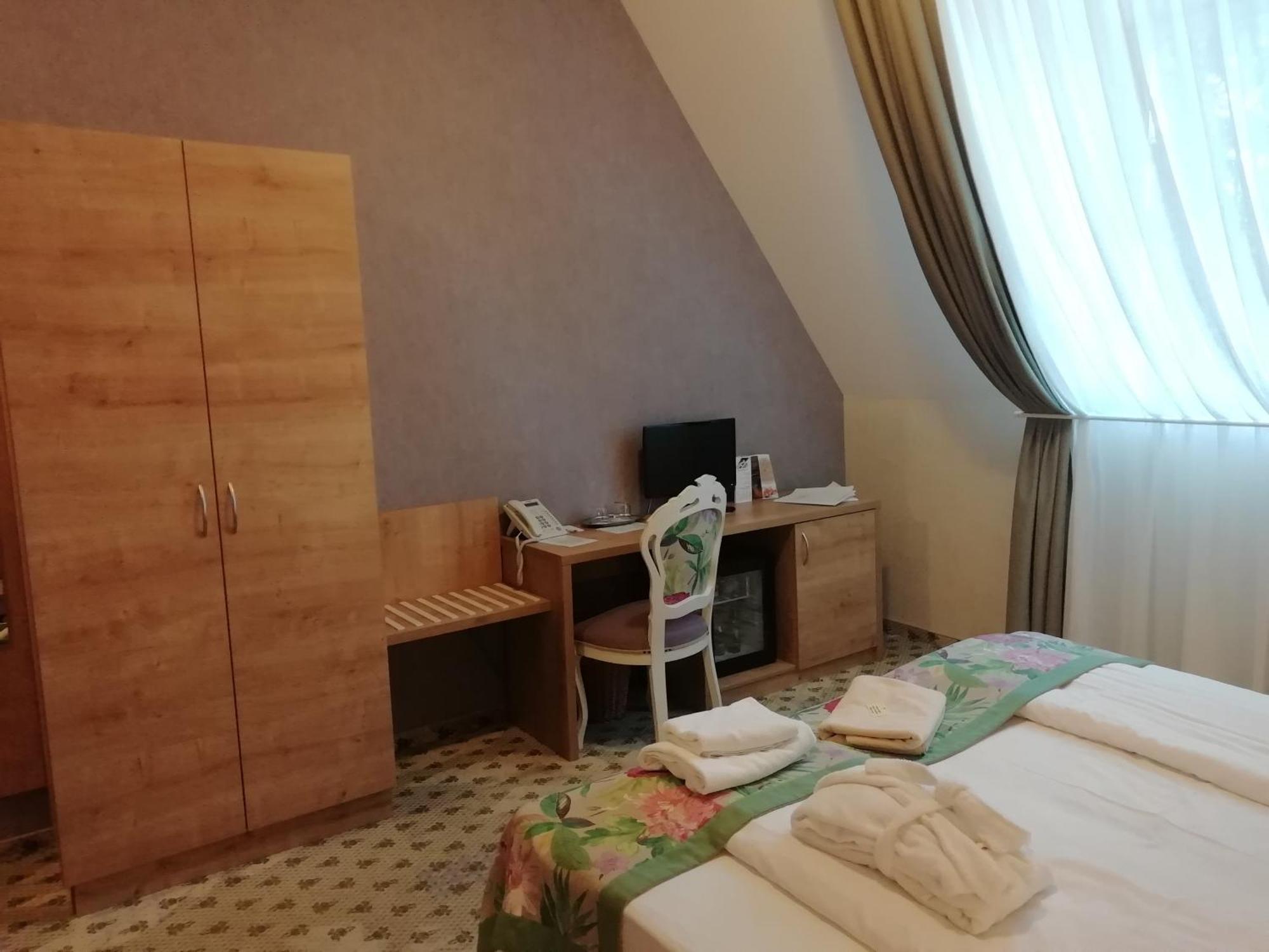 Batthyany Kuria Hotel Zalacsany Exterior photo