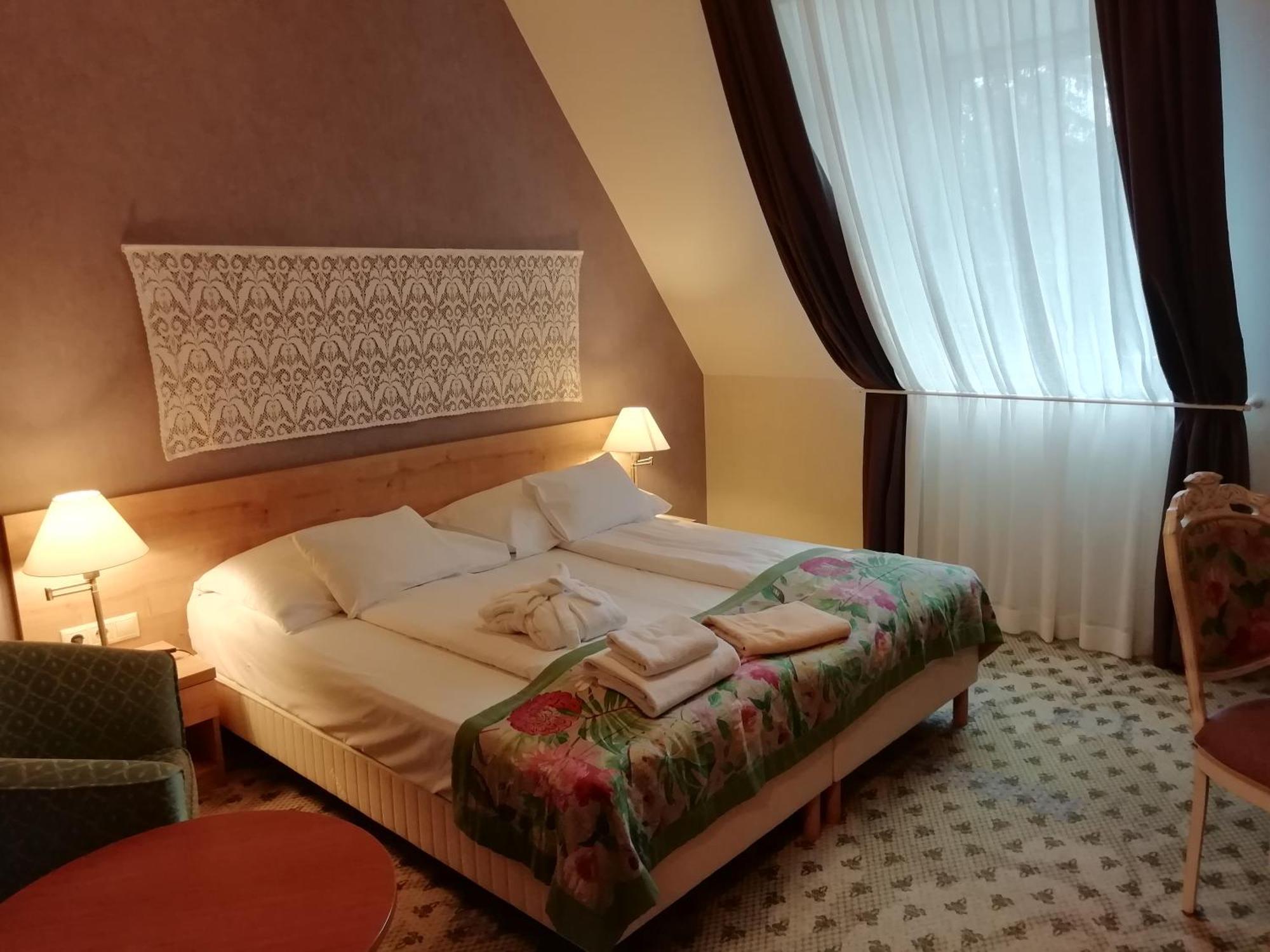 Batthyany Kuria Hotel Zalacsany Exterior photo